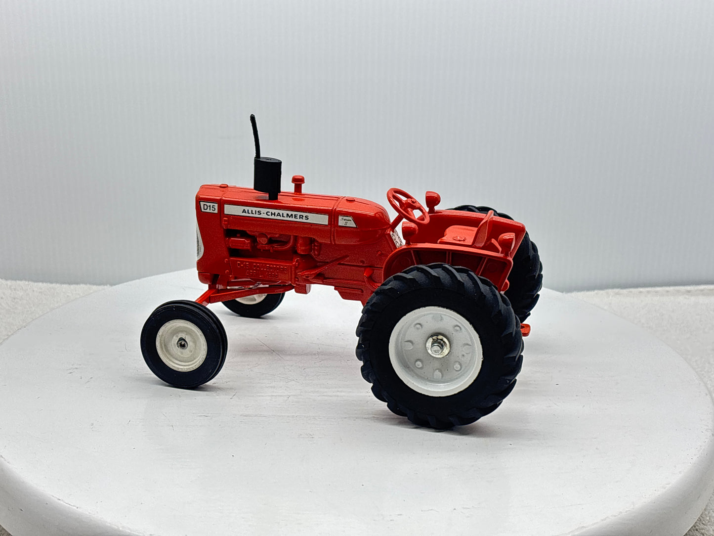 1/16 Allis-Chalmers D-15 Collector Edition