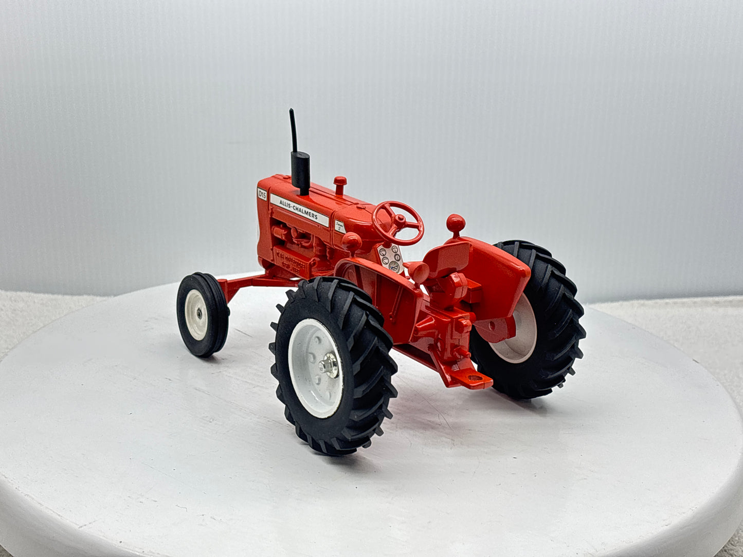 1/16 Allis-Chalmers D-15 Collector Edition