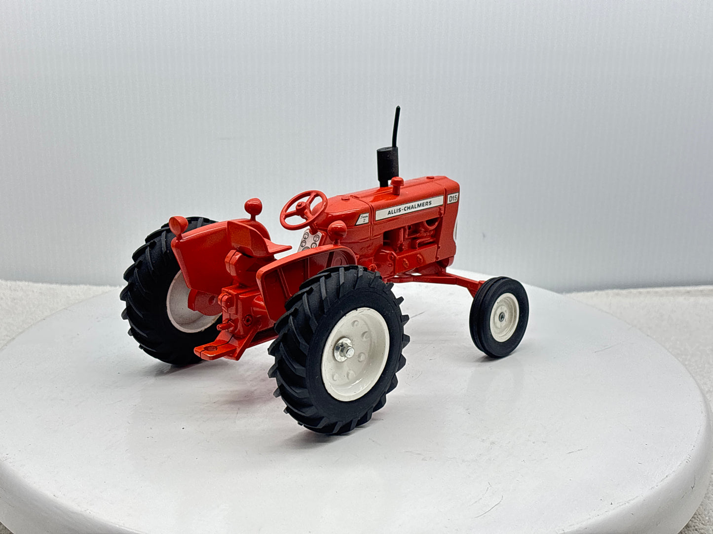 1/16 Allis-Chalmers D-15 Collector Edition