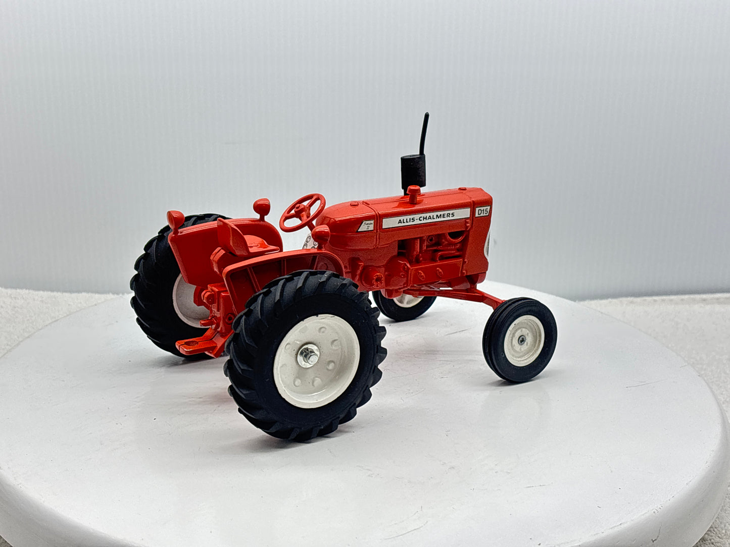 1/16 Allis-Chalmers D-15 Collector Edition