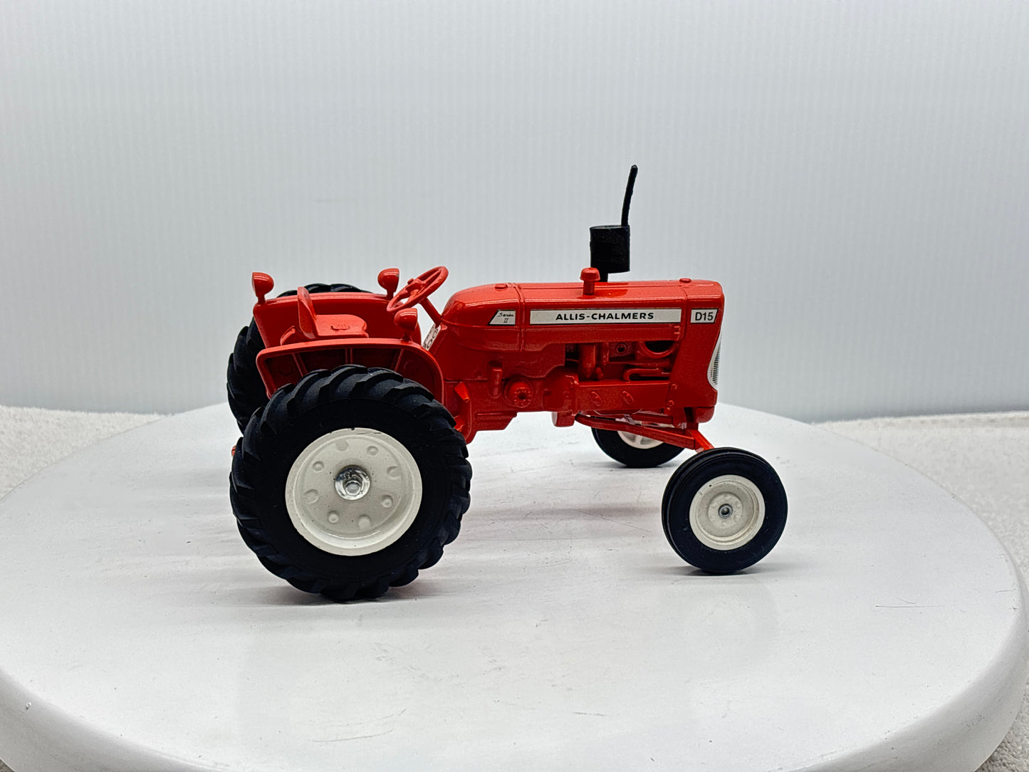 1/16 Allis-Chalmers D-15 Collector Edition