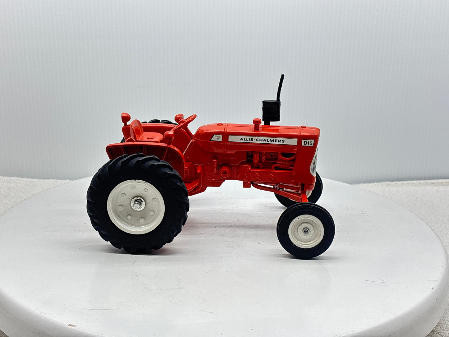 1/16 Allis-Chalmers D-15 Collector Edition