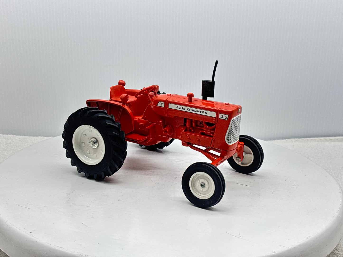 1/16 Allis-Chalmers D-15 Collector Edition