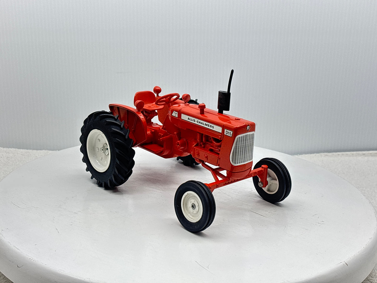 1/16 Allis-Chalmers D-15 Collector Edition
