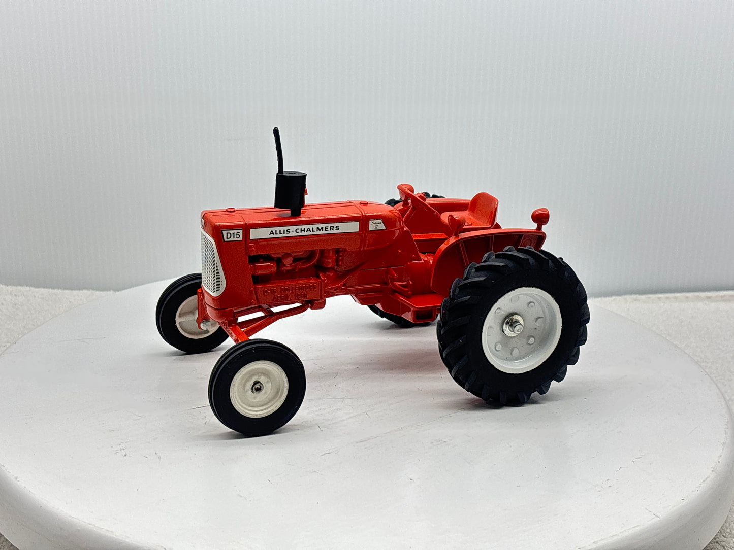 1/16 Allis-Chalmers D-15 Collector Edition