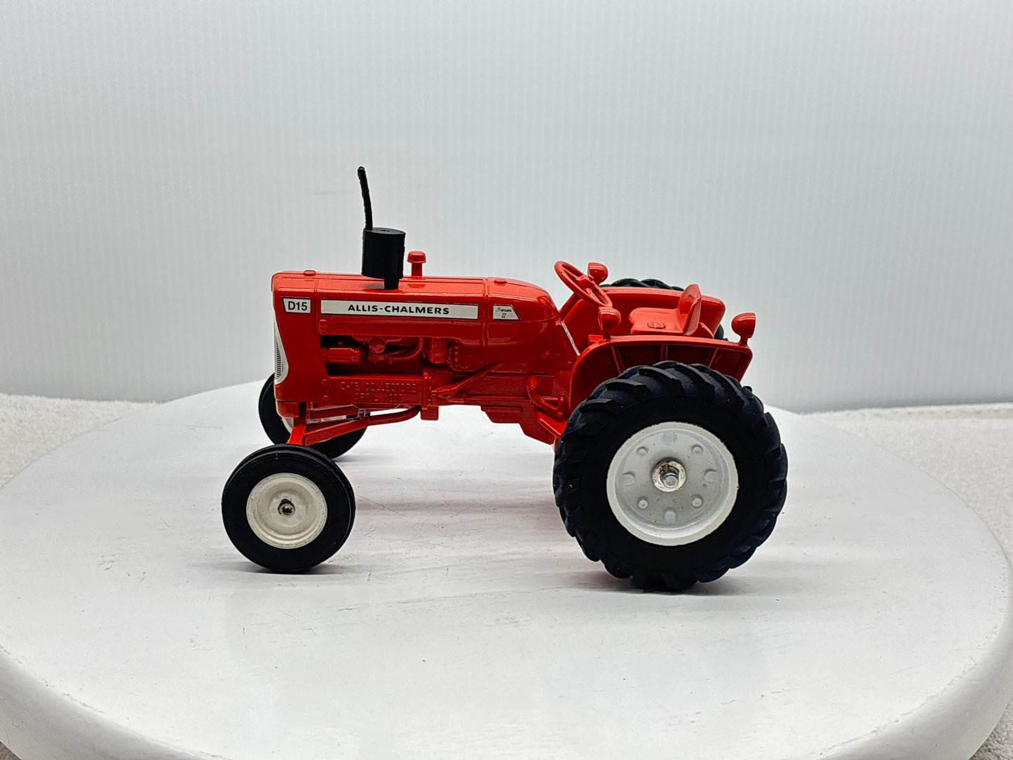 1/16 Allis-Chalmers D-15 Collector Edition