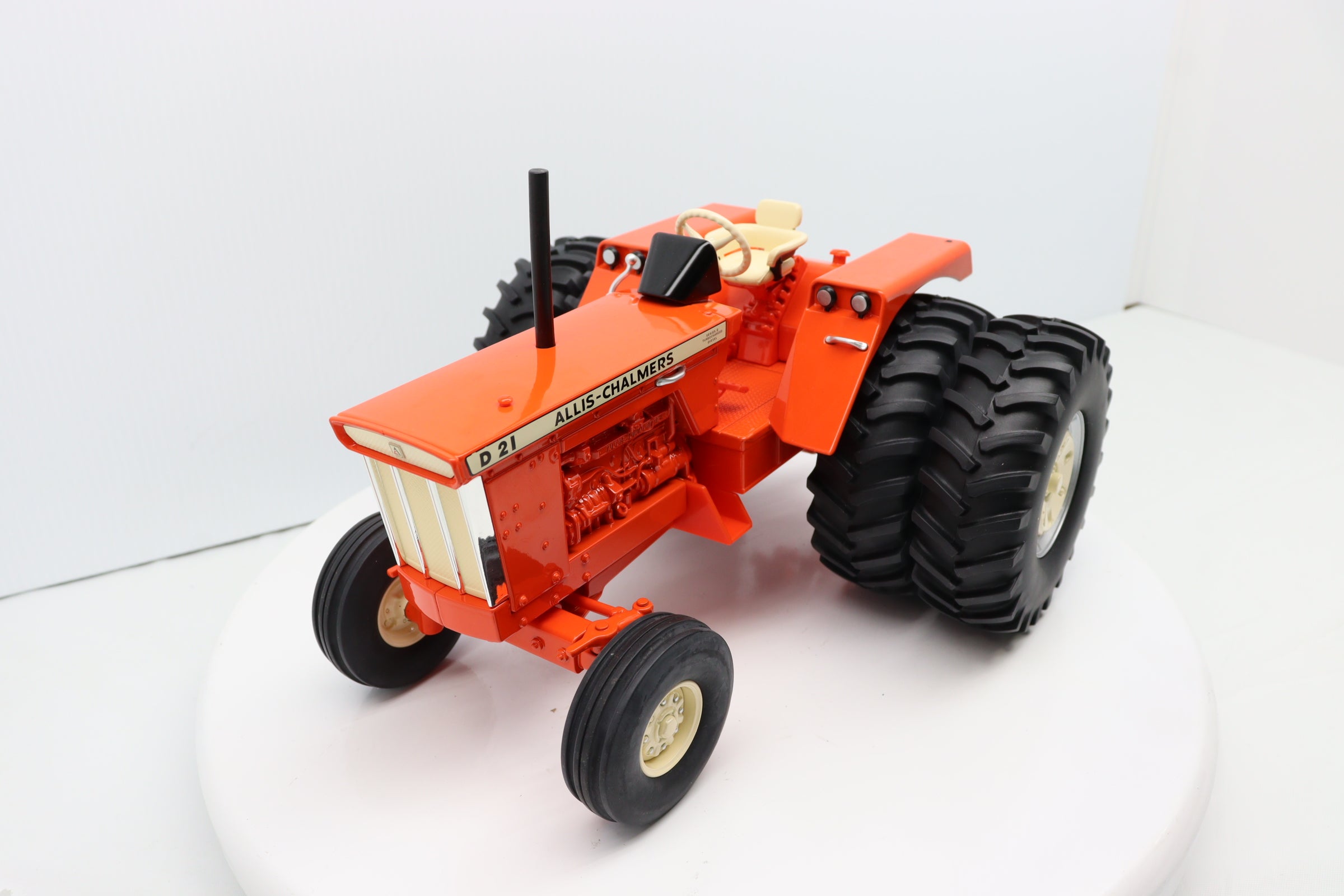 1/16 Allis-Chalmers D21