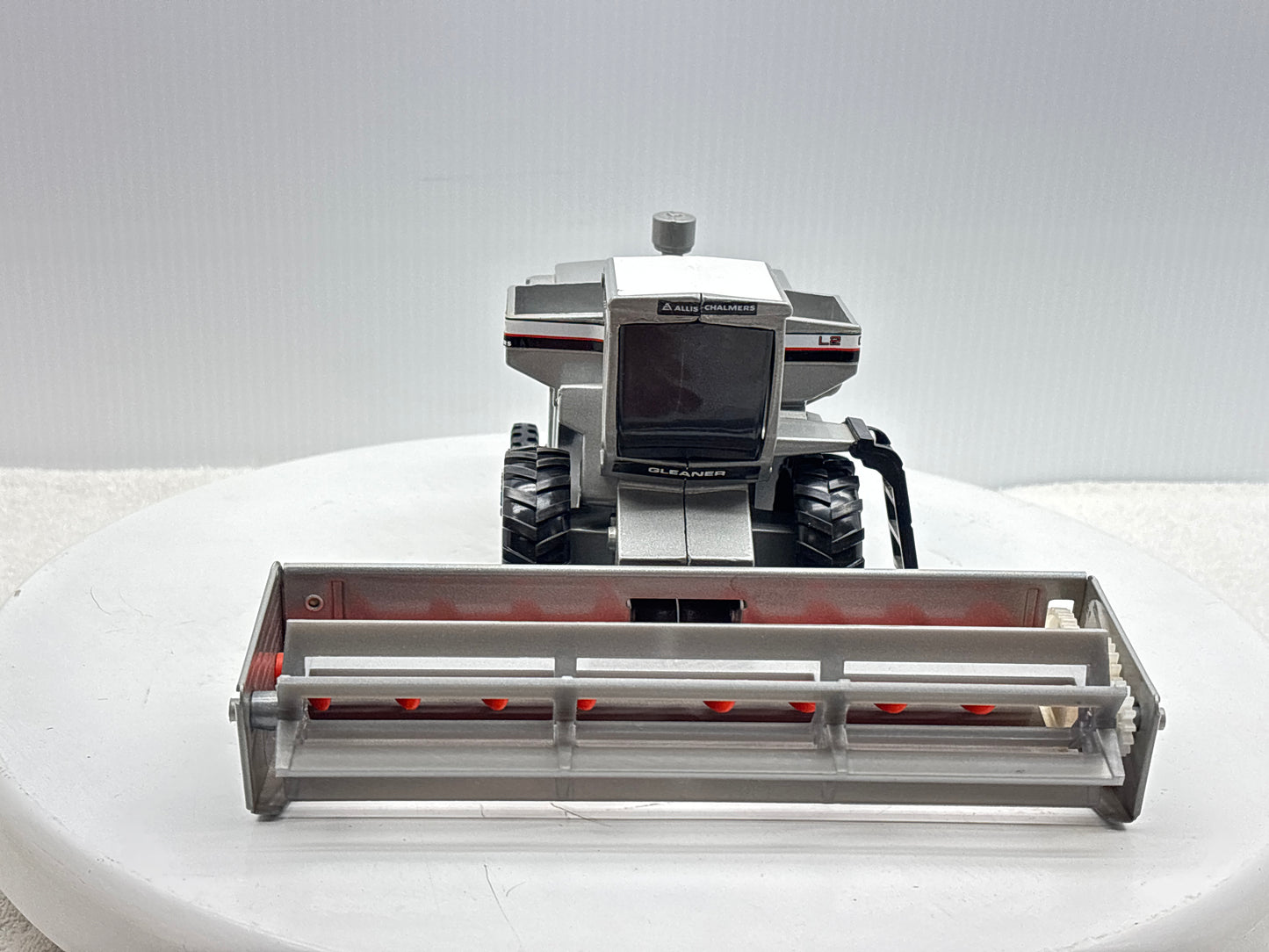 1/32 Allis-Chalmers Gleaner L2 Red Stripe