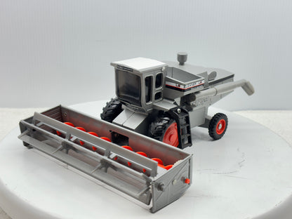 1/32 Allis-Chalmers Gleaner L2 Red Stripe