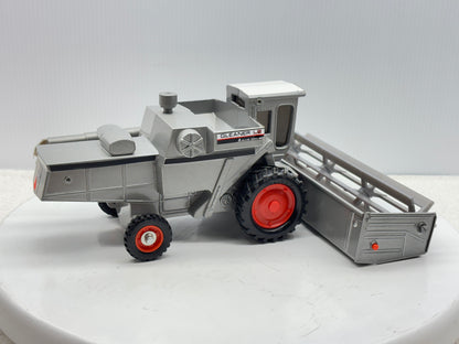 1/32 Allis-Chalmers Gleaner L2 Red Stripe
