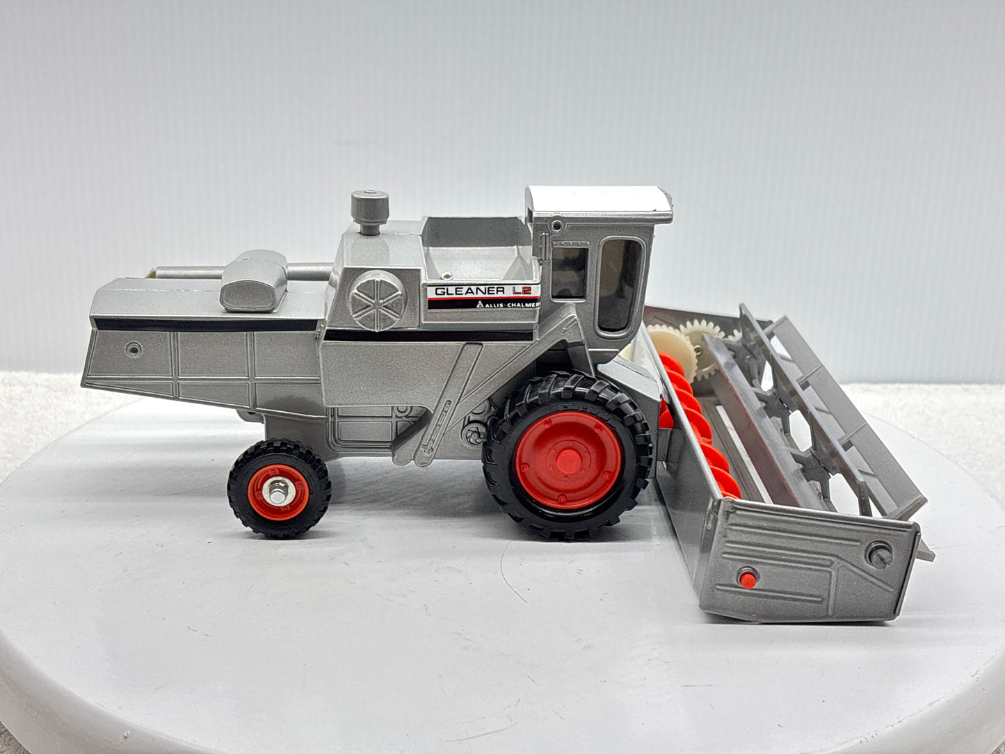 1/32 Allis-Chalmers Gleaner L2 Red Stripe