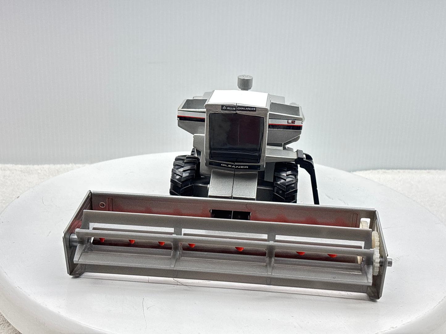 1/32 Allis-Chalmers Gleaner L2 Red Stripe