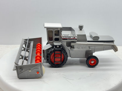 1/32 Allis-Chalmers Gleaner L2 Red Stripe