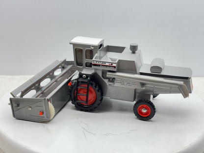 1/32 Allis-Chalmers Gleaner L2 Red Stripe