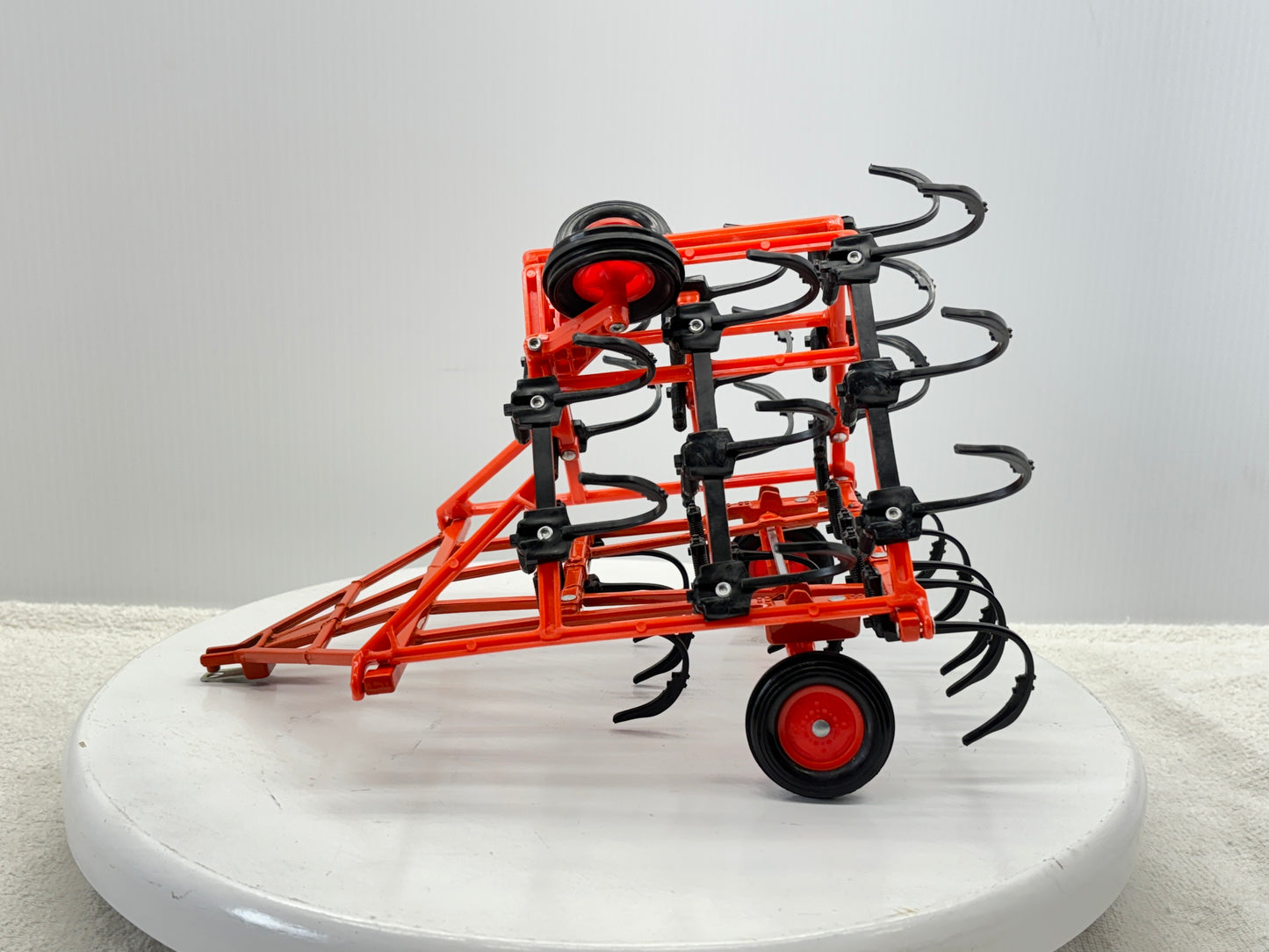 1/16 Allis-Chalmers Tillage Plow