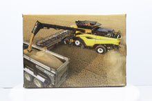 1/64 New Holland CR11