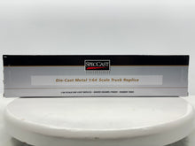 1/64 Peterbilt 379 Gleaner T-Series