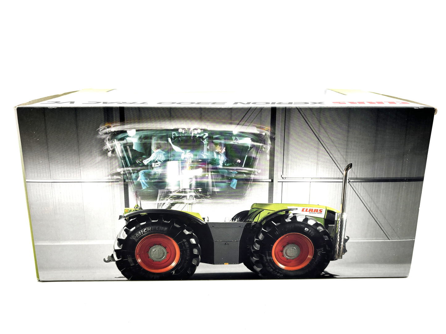 1/32 Claas Xerion 3300 Trac VC