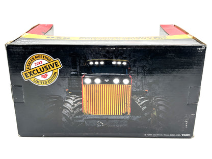 1/32 Versatile 620 "Muddy" Dealer Meeting