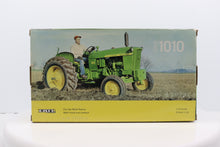 1/16 John Deere 1010