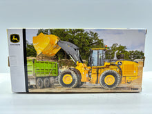 1/50 John Deere 904 P-Tier Prestige