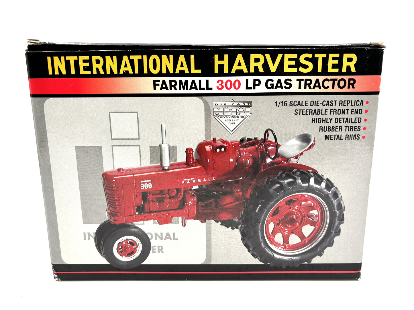 1/16 International Farmall 300 LP
