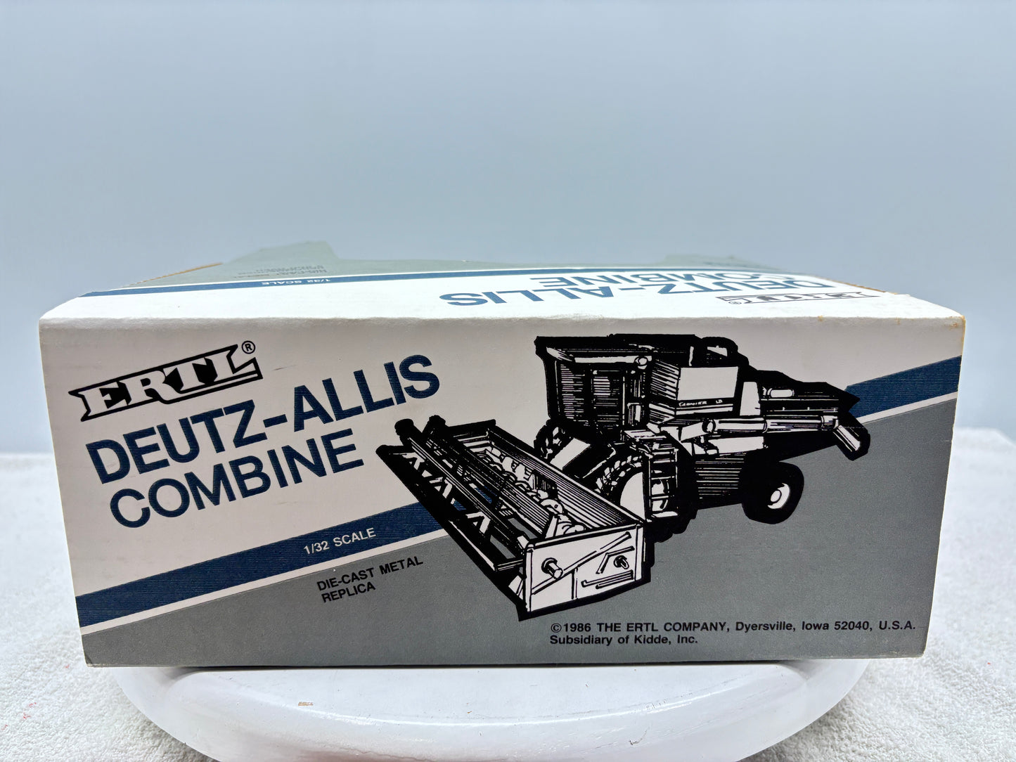 1/32 Duetz-Allis Gleaner L3 Green Stripe