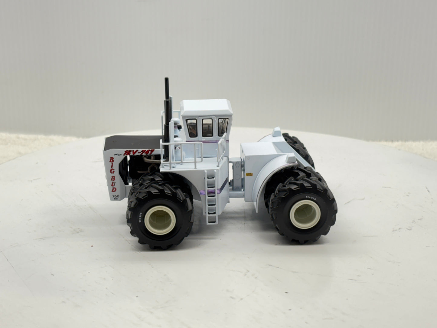 1/64 Big Bud 16V-747 760HP