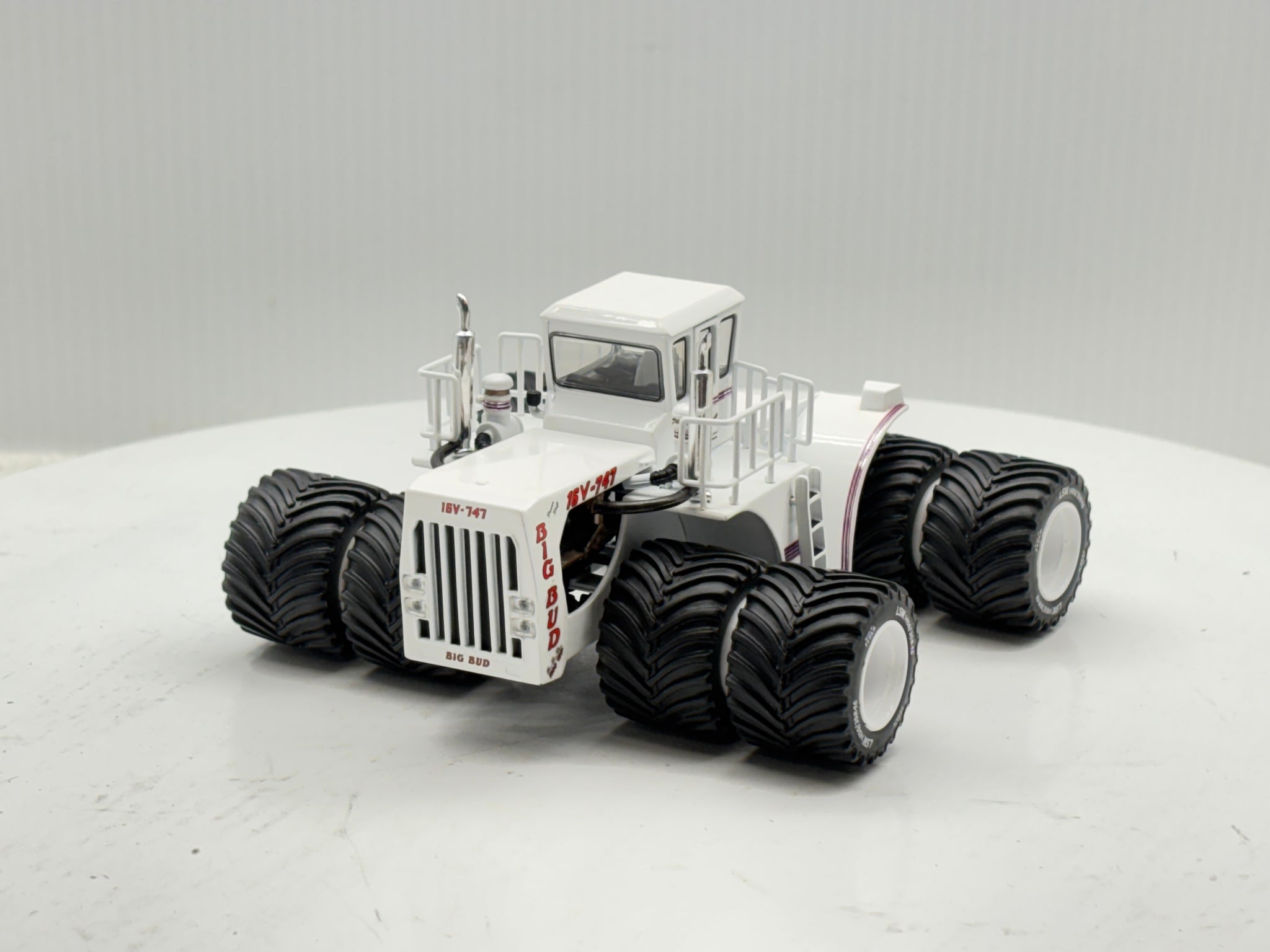 1/64 Big Bud 16V-747 Titan LSW Signed