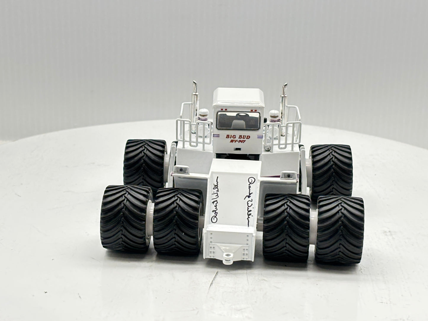 1/64 Big Bud 16V-747 Titan LSW Signed