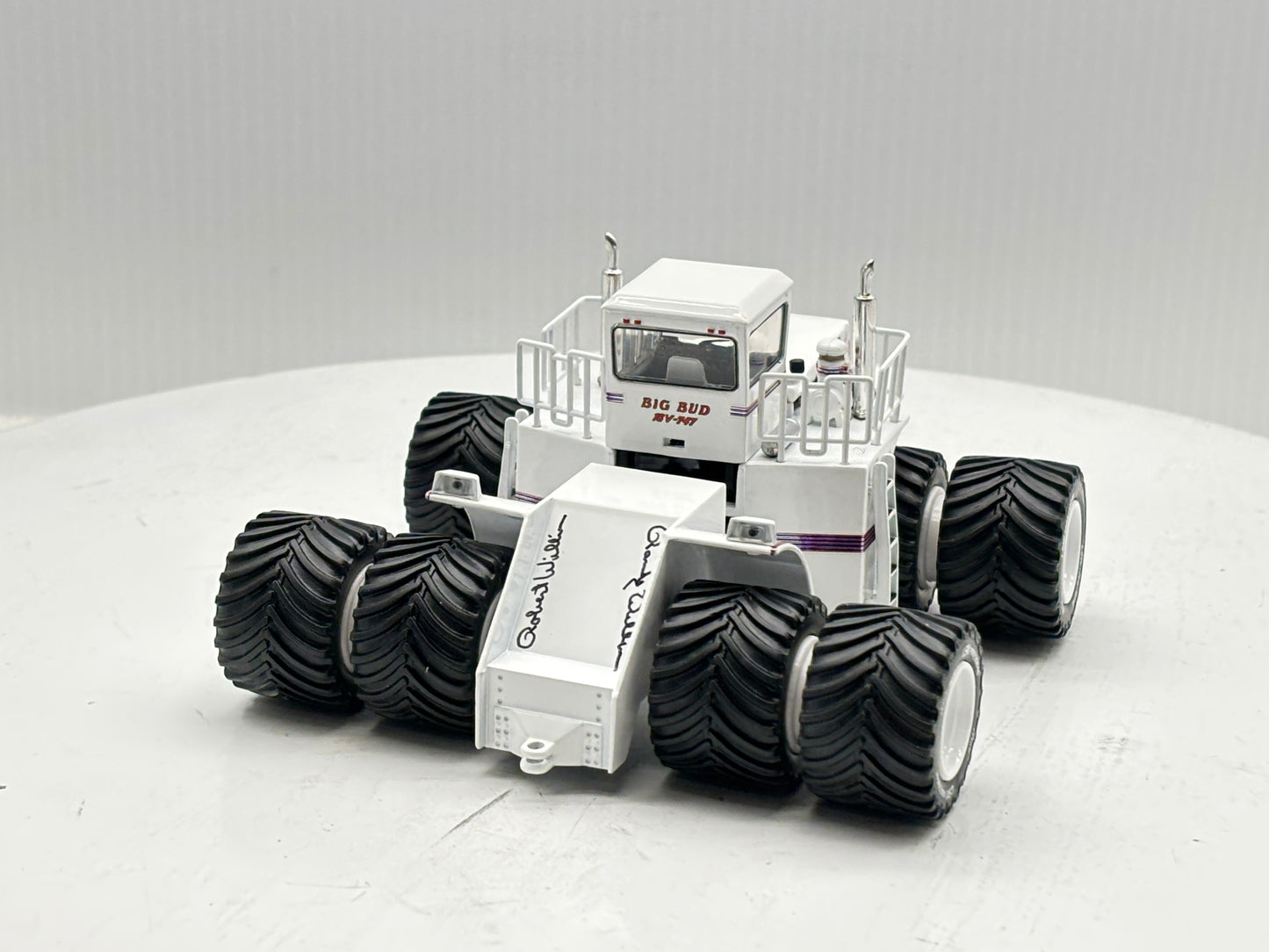 1/64 Big Bud 16V-747 Titan LSW Signed