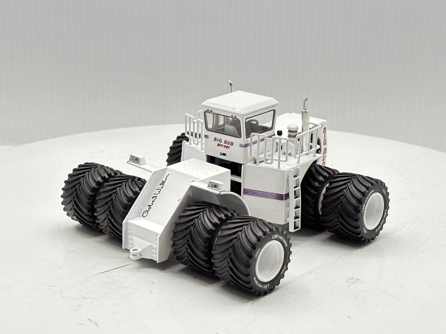 1/64 Big Bud 16V-747 Titan LSW Signed
