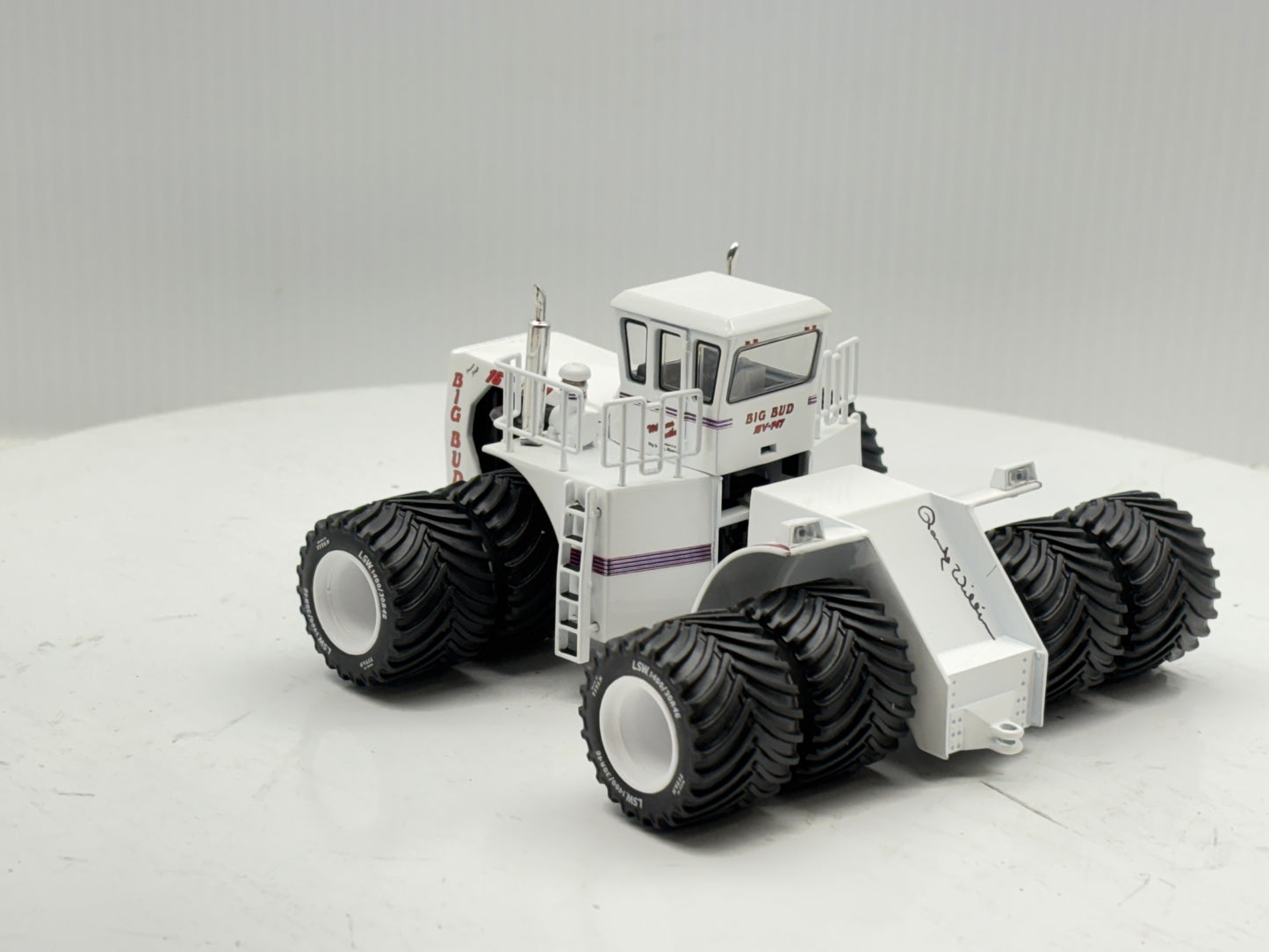 1/64 Big Bud 16V-747 Titan LSW Signed