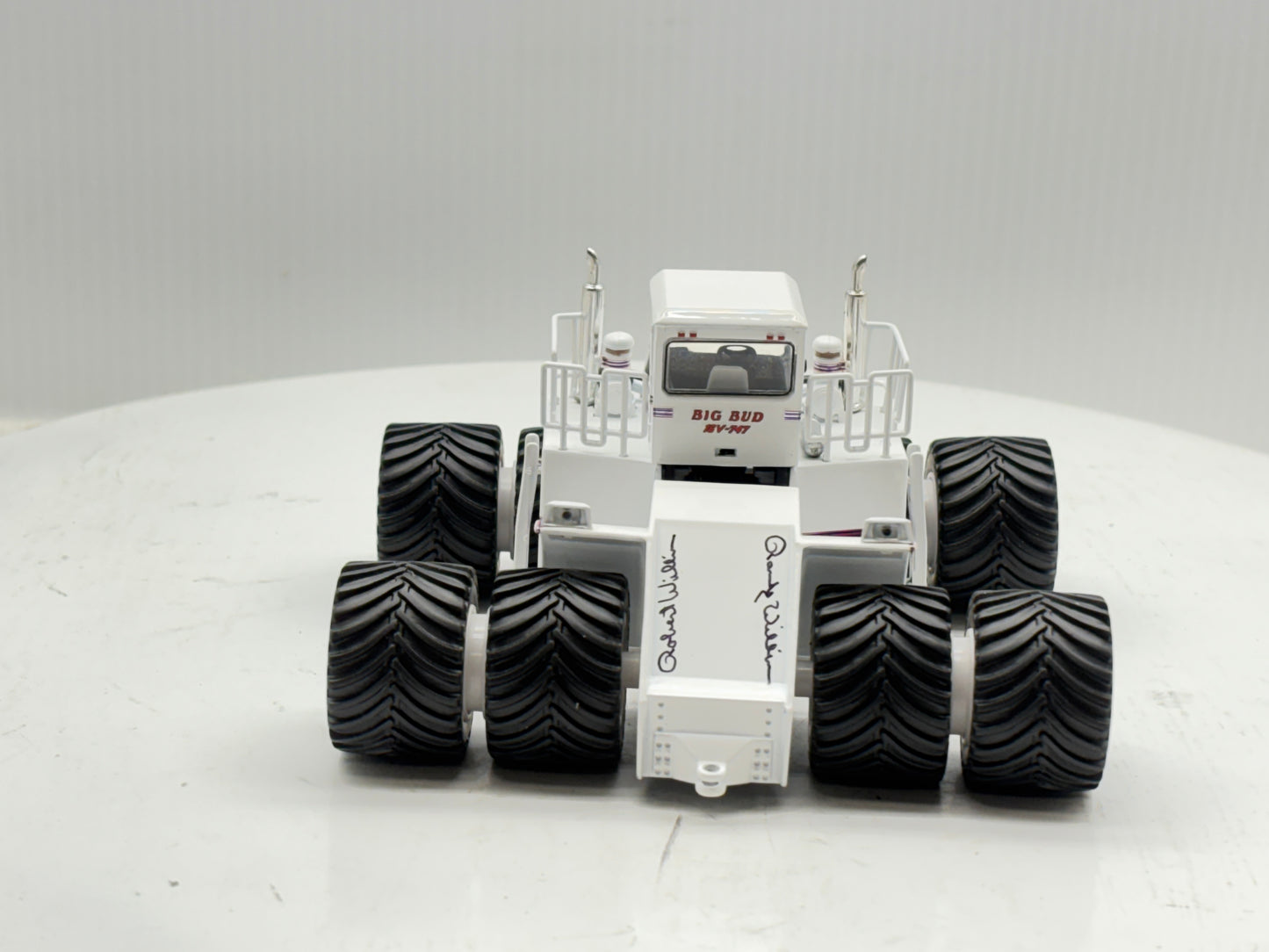 1/64 Big Bud 16V-747 Titan LSW Signed