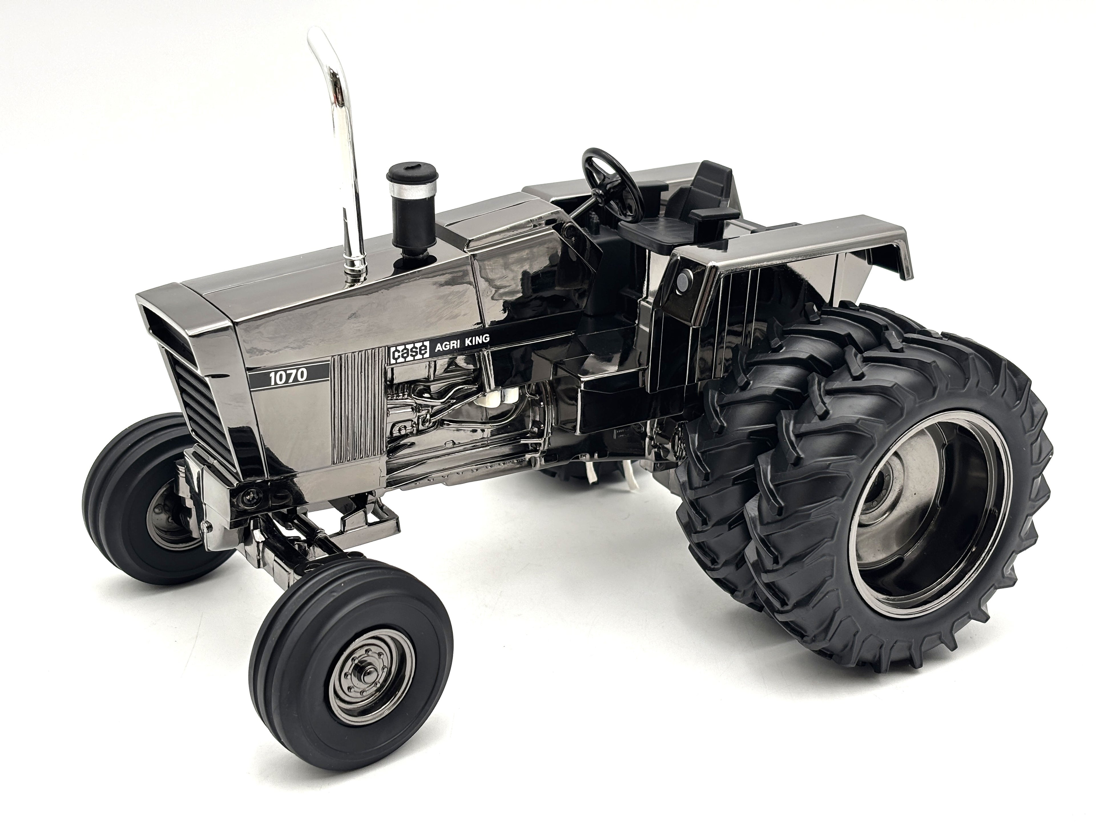 1/16 Case 1070 Agri King "Black Chrome"