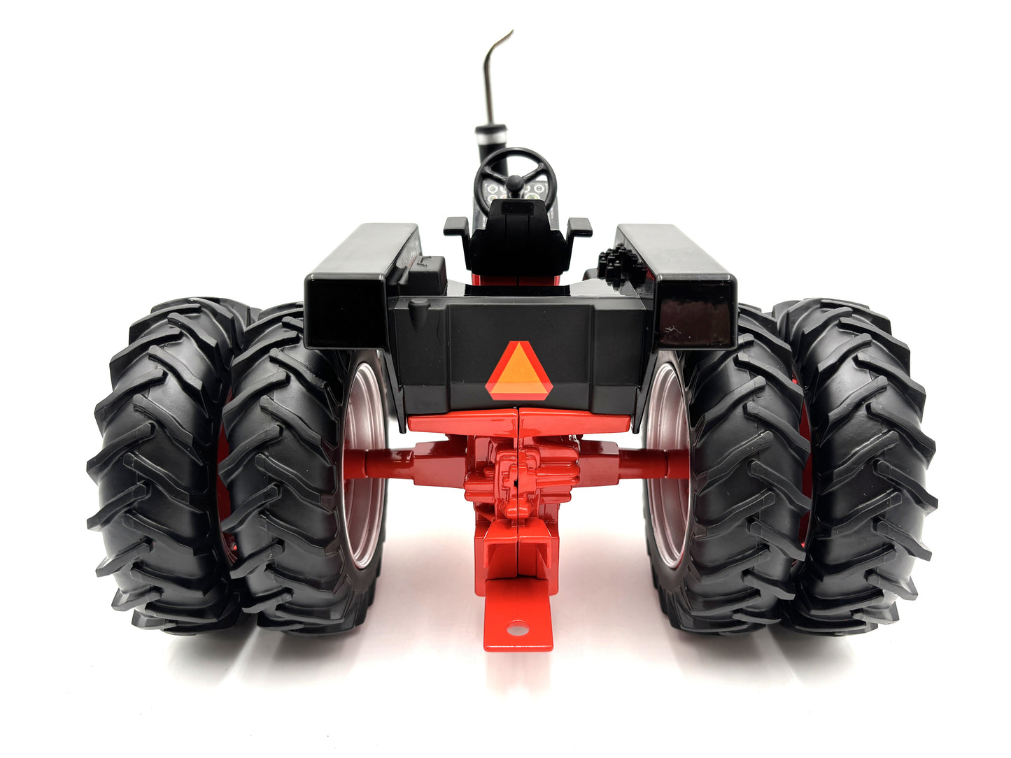 1/16 Case 1070 Black Chase