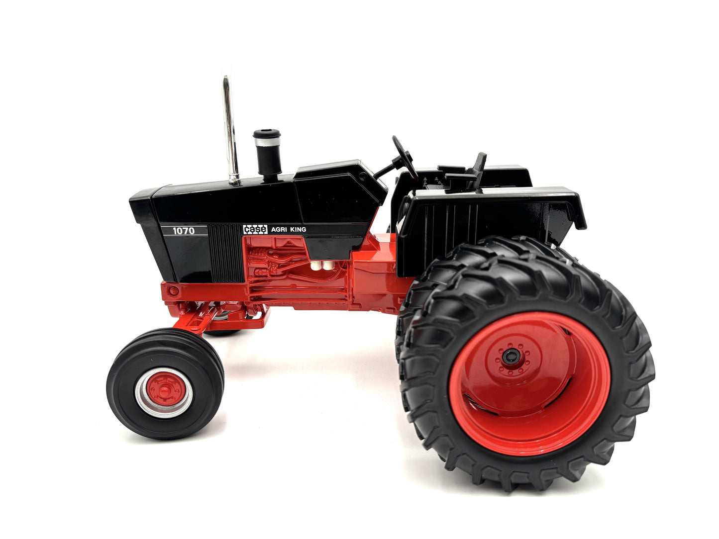 1/16 Case 1070 Black Chase