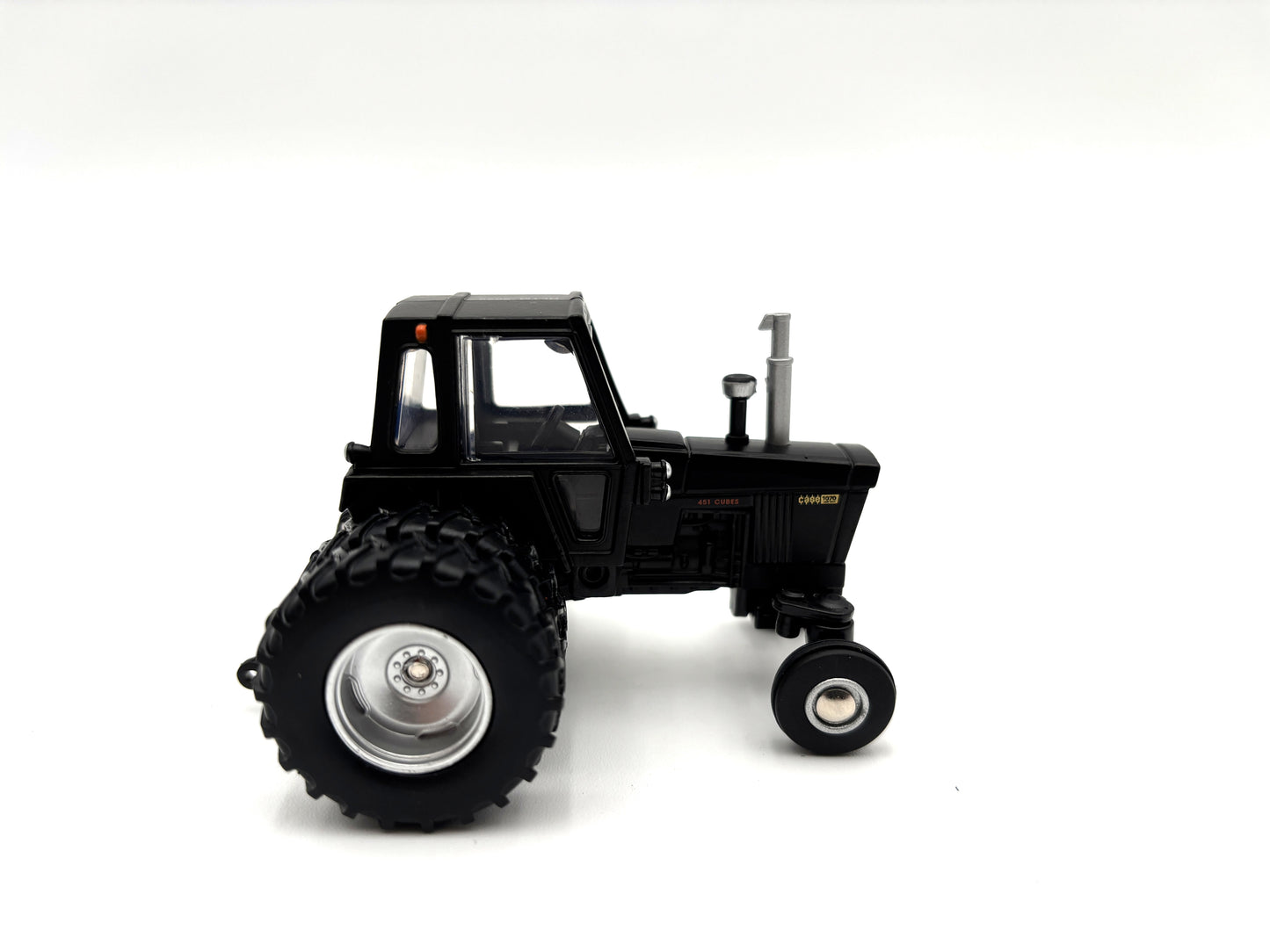 1/64 Case 1070 NFTM ''Black Chase''