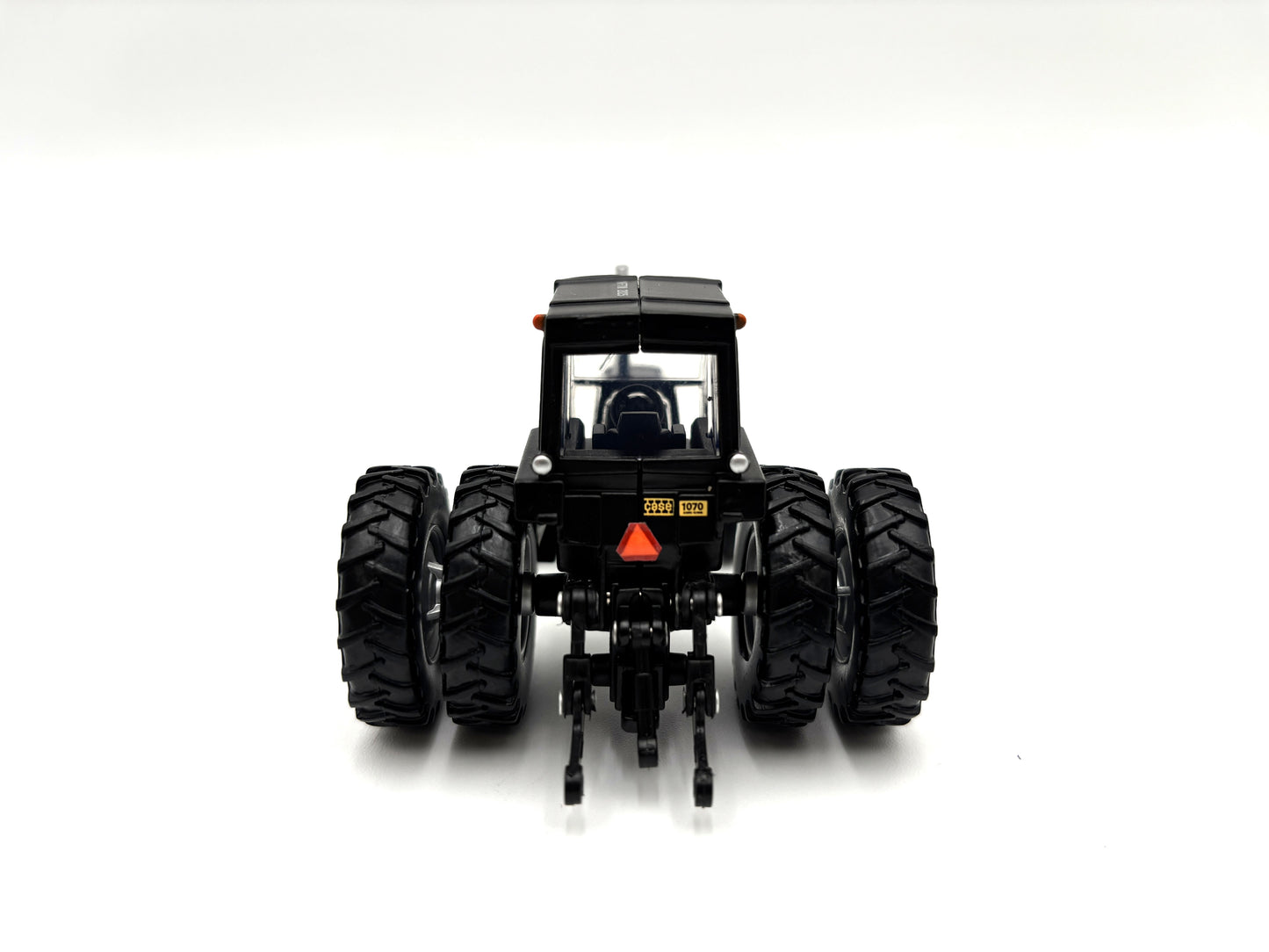 1/64 Case 1070 NFTM ''Black Chase''