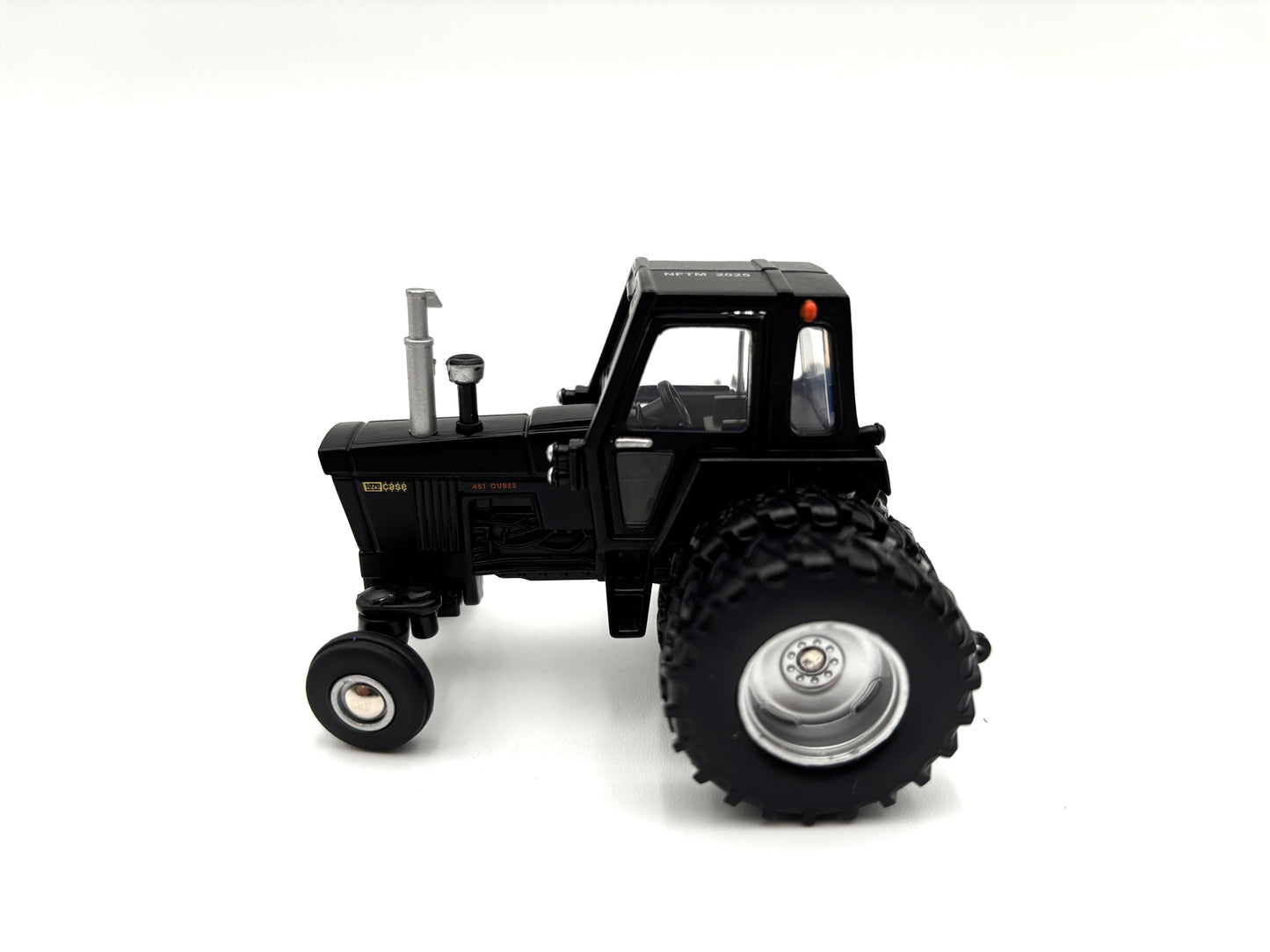 1/64 Case 1070 NFTM ''Black Chase''