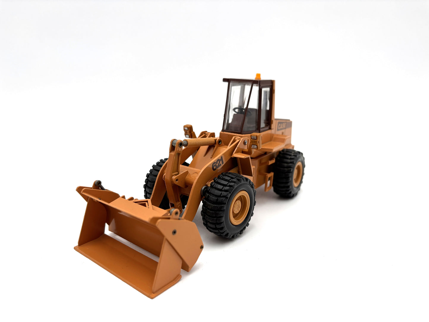 1/35 Case 621 Pay Loader