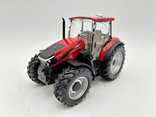 1/32 CASE IH Farmall 12C Utility Tractor
