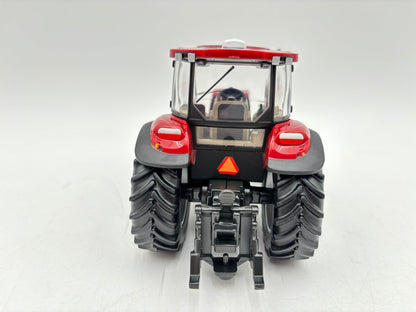 1/32 CASE IH Farmall 12C Utility Tractor