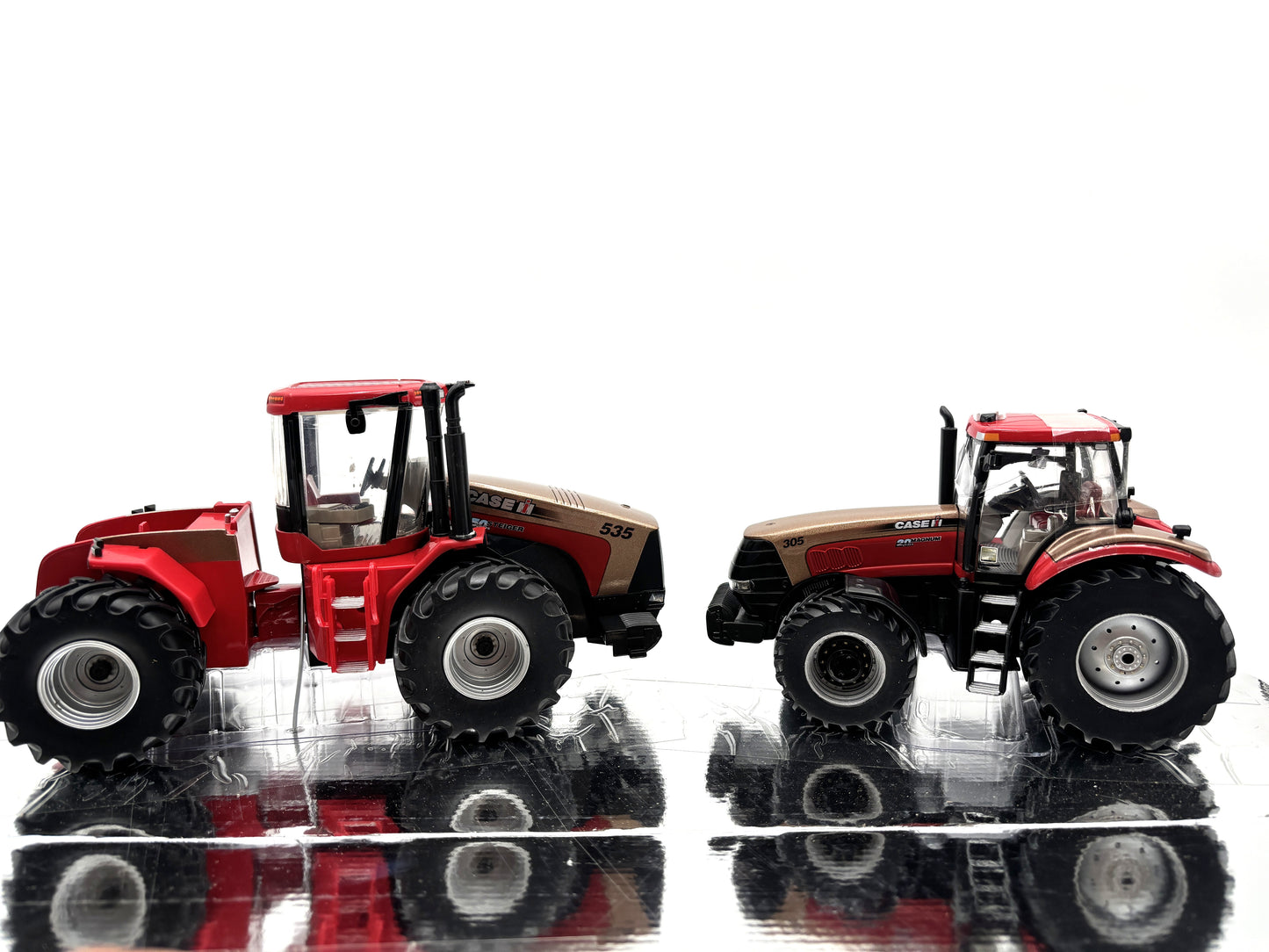 1/32 Case IH Magnum 305 and Steiger 535 20th Anniversary