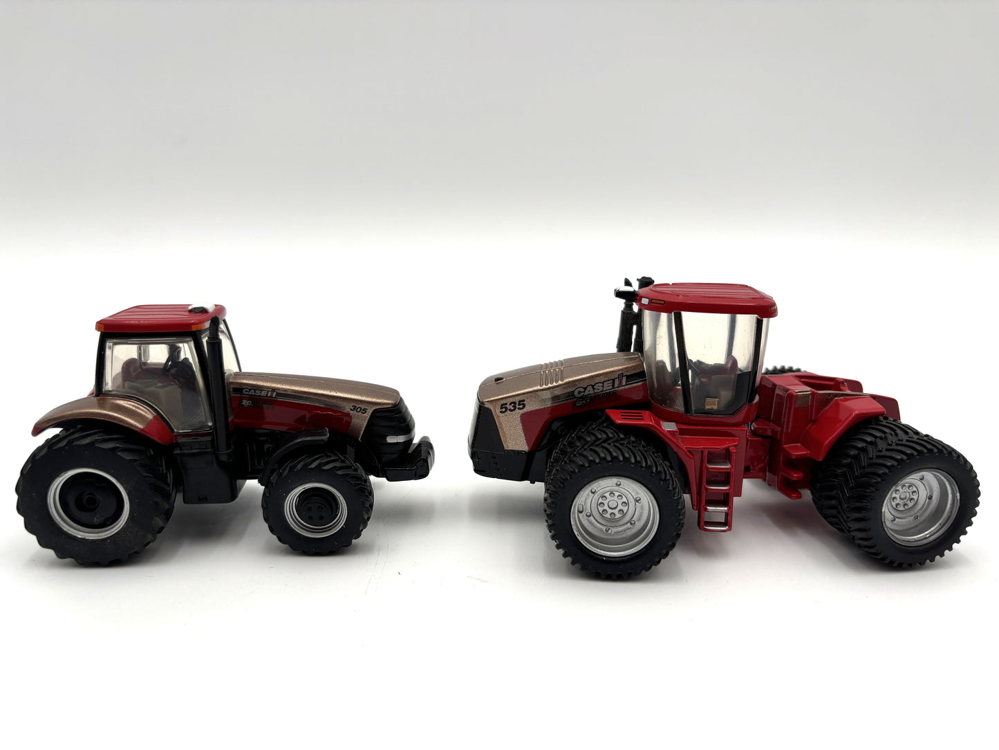 1/64 Case IH Magnum 305 and Steiger 535 Signature Set