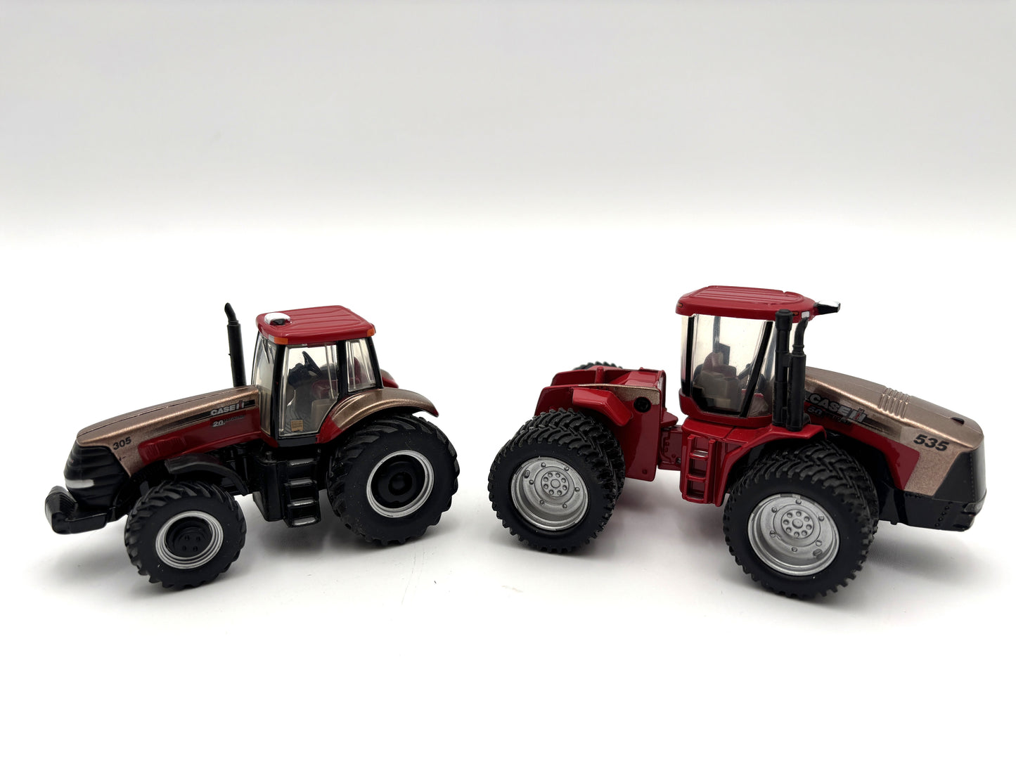 1/64 Case IH Magnum 305 and Steiger 535 Signature Set