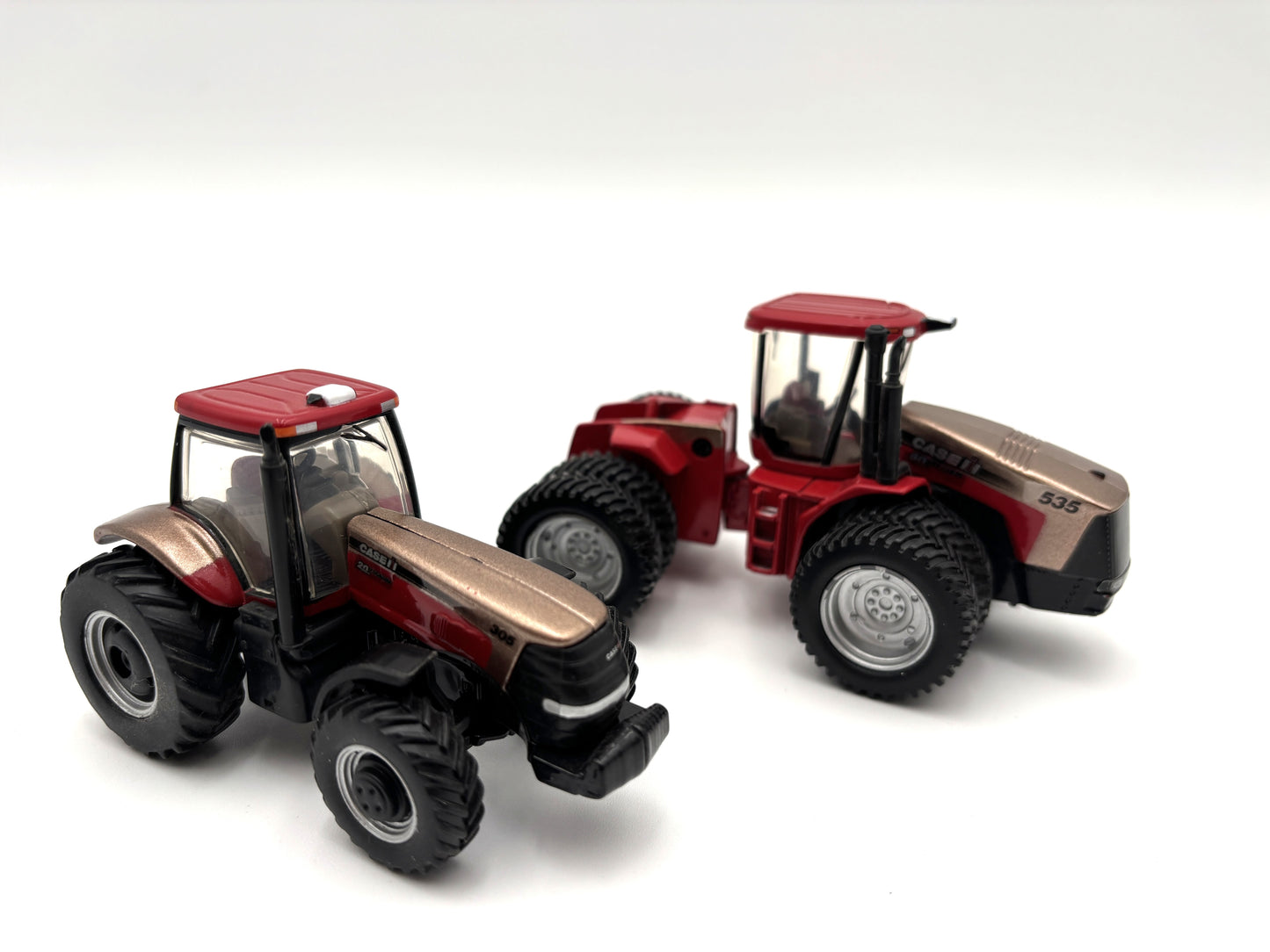 1/64 Case IH Magnum 305 and Steiger 535 Signature Set