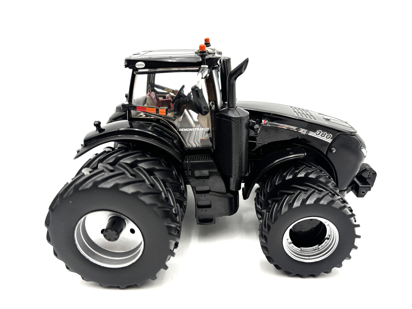 1/32 Case IH Magnum 380 Demonstrator