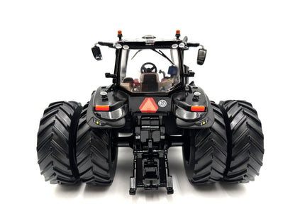 1/32 Case IH Magnum 380 Demonstrator