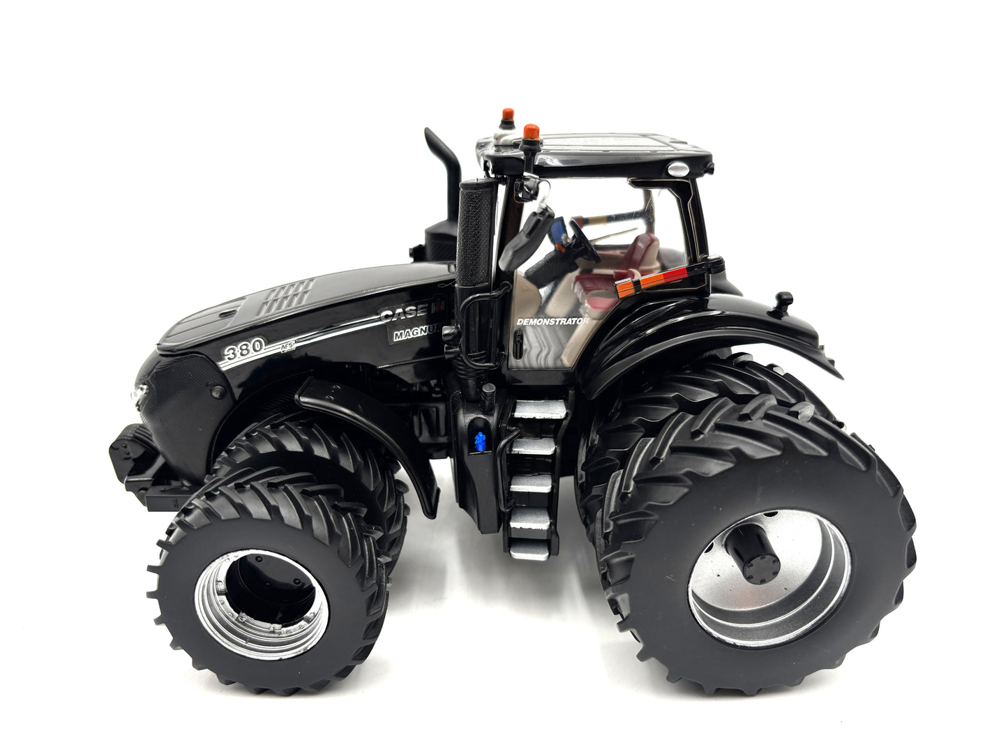 1/32 Case IH Magnum 380 Demonstrator